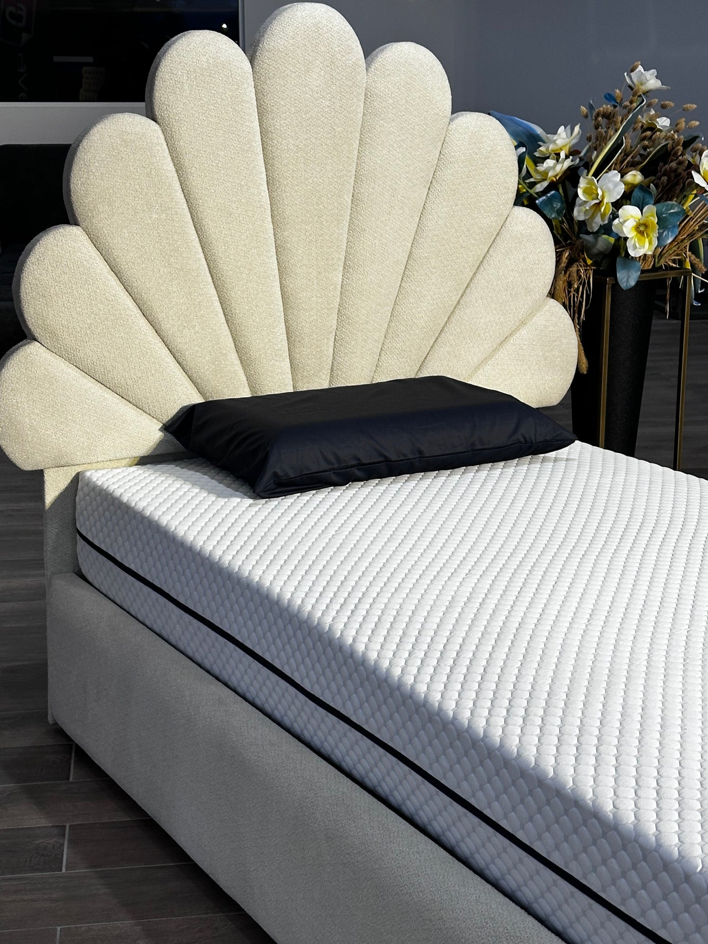Shell Single Bed